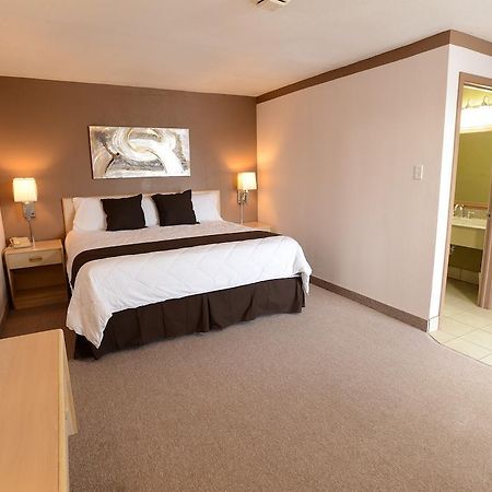 Burlington Inn מראה חיצוני תמונה