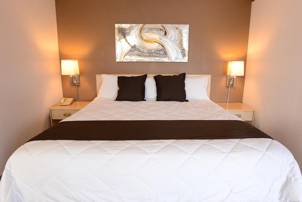 Burlington Inn מראה חיצוני תמונה