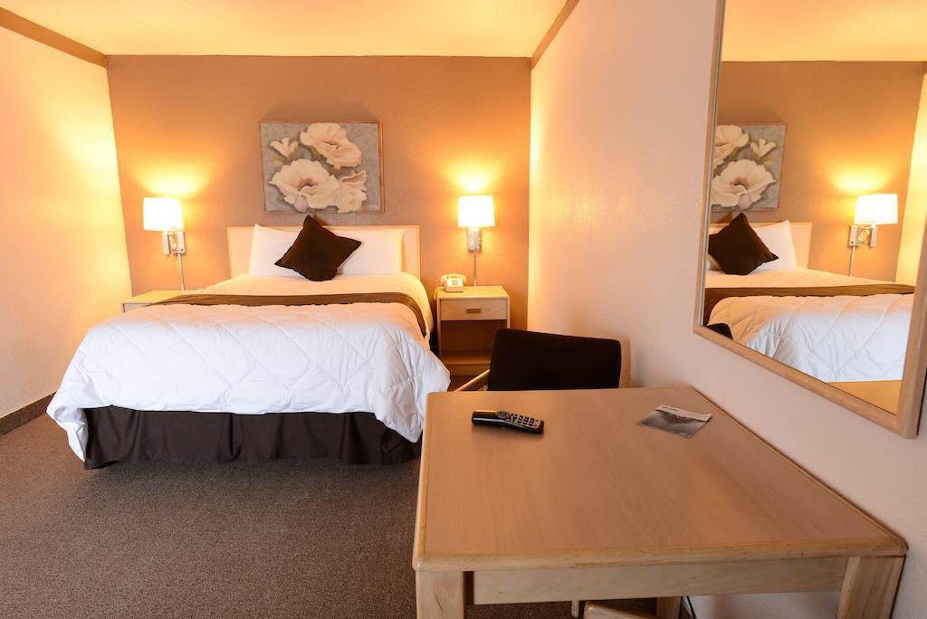 Burlington Inn מראה חיצוני תמונה