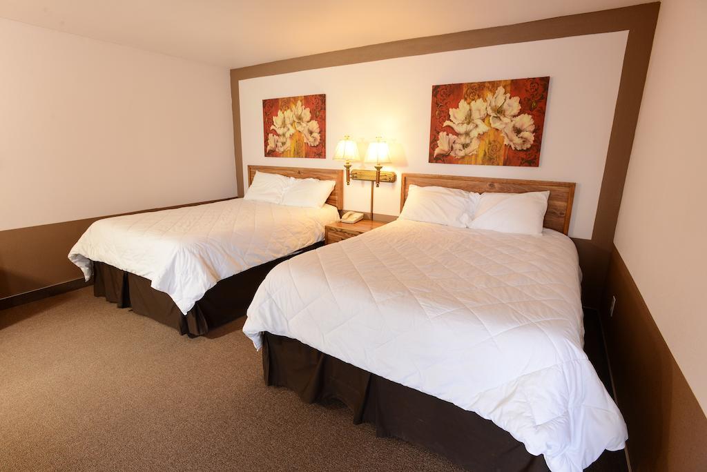 Burlington Inn מראה חיצוני תמונה