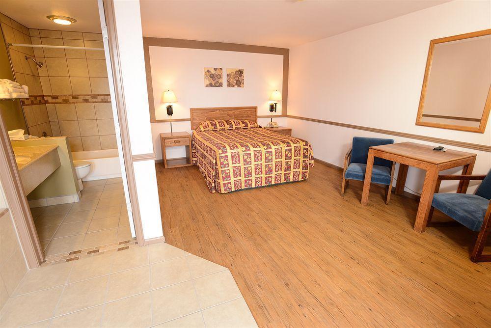 Burlington Inn מראה חיצוני תמונה