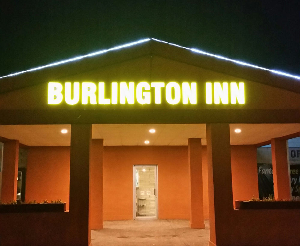 Burlington Inn מראה חיצוני תמונה